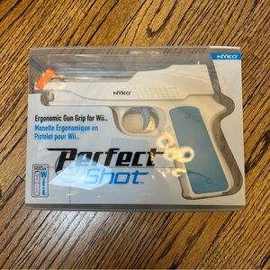 NEW Nyko Perfect Shot Gun Grip for Nintendo Wii White Remote Gaming Accessory